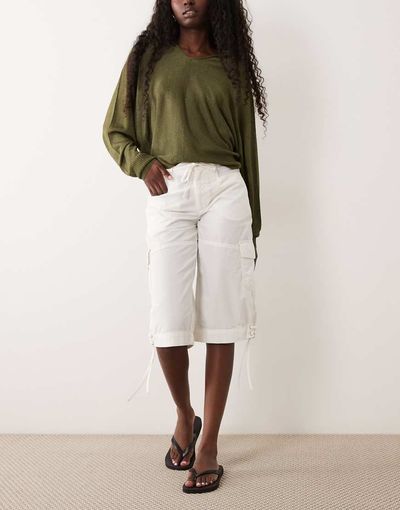 Miss Selfridge Miss Selfridge cargo capris in cream-White