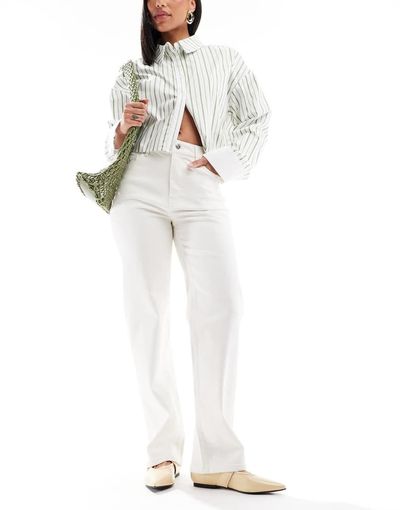 Miss Selfridge Miss Selfridge heart pocket straight leg jeans-White