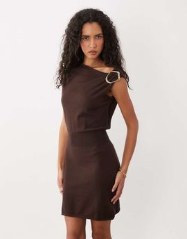 Miss Selfridge Miss Selfridge off shoulder dress in chocolate with brooch detail-Brown
