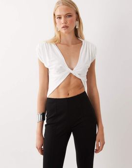 Miss Selfridge Miss Selfridge twist front top in cream-White