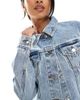 Miss Selfridge Petite Miss Selfridge Petite denim girlfriend jacket in light blue wash - 3