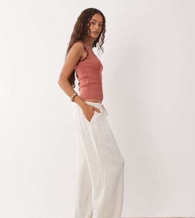 Miss Selfridge Petite Miss Selfridge Petite linen blend pull on pants in ivory-Neutral