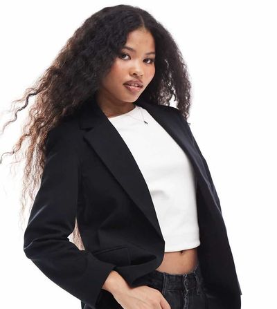 Miss Selfridge Petite Miss Selfridge Petite relaxed fit essential blazer in black