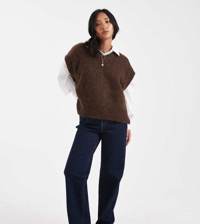 Miss Selfridge Petite Miss Selfridge Petite straight leg jeans in indigo wash-Blue