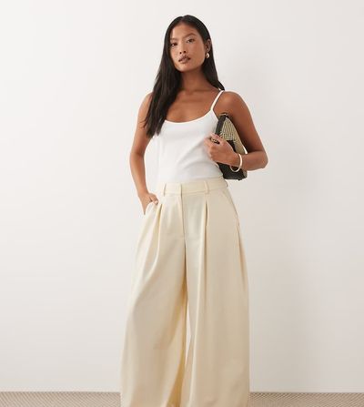 Miss Selfridge Petite Miss Selfridge Petite tailored balloon pants in off white