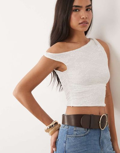 Missyempire Missy Empire lace twist off shoulder top in cream-White