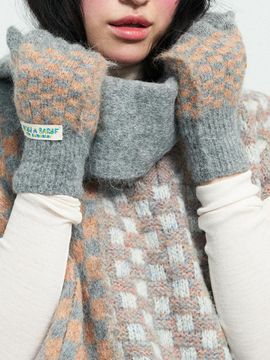 MISU A BARBE Checkerboard Pattern Soft Knit Towel Gloves [Grey]