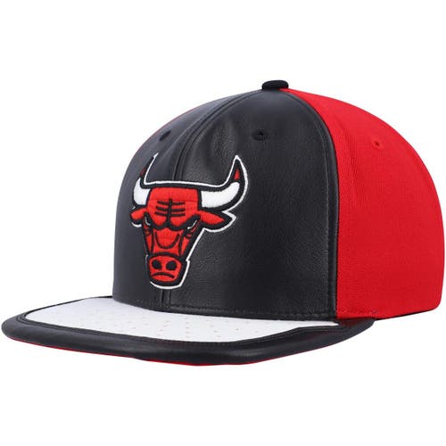 Mitchell & Ness Men's Mitchell & Ness Black/White Chicago Bulls Day One Snapback Hat 