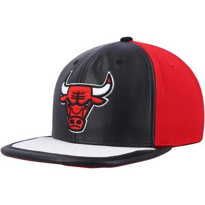 Mitchell & Ness Men's Mitchell & Ness Black/White Chicago Bulls Day One Snapback Hat 
