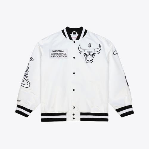 Mitchell & Ness Men's Mitchell & Ness White Chicago Bulls Arctic Lightweight Full-Snap Satin Jacket 
