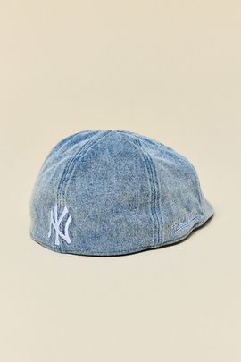 Mitchell & Ness Mitchell & Ness MLB New York Yankees Denim Cabbie Hat in Light Blue, Women's at Urban Outfitters