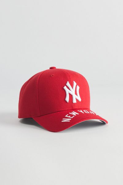 Mitchell & Ness Mitchell & Ness MLB New York Yankees Pro Crown Snapback Hat in Red, Men's at Urban Outfitters