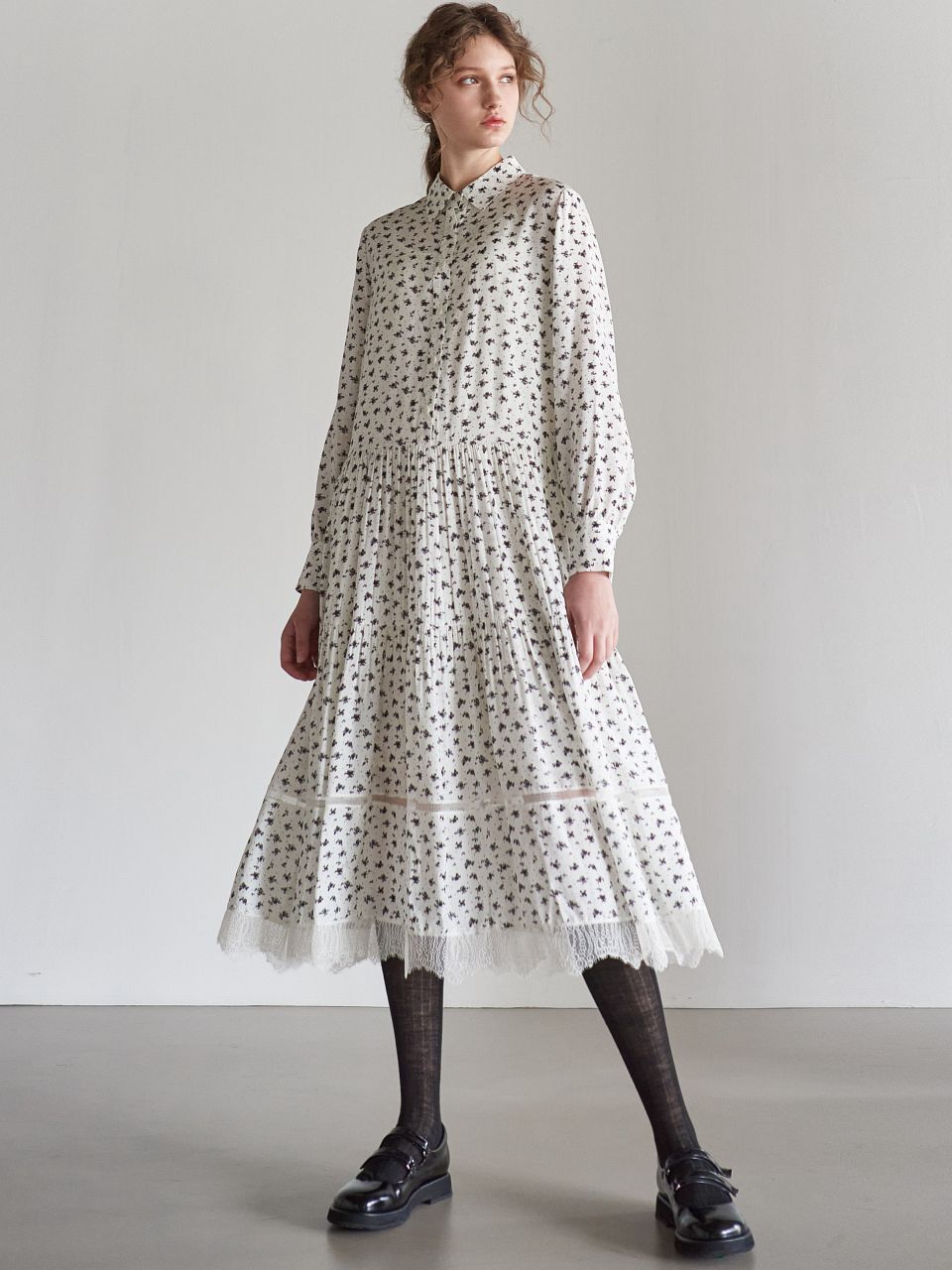 MITTE Lace Tiered Printing Shirring Dress_White