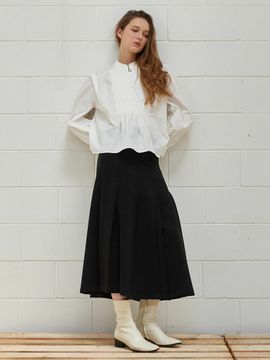 MITTE Pleated Flare Skirt (Black)