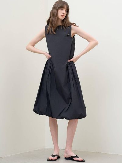 MITTE SLEEVELESS BALLOON DRESS [BLACK]