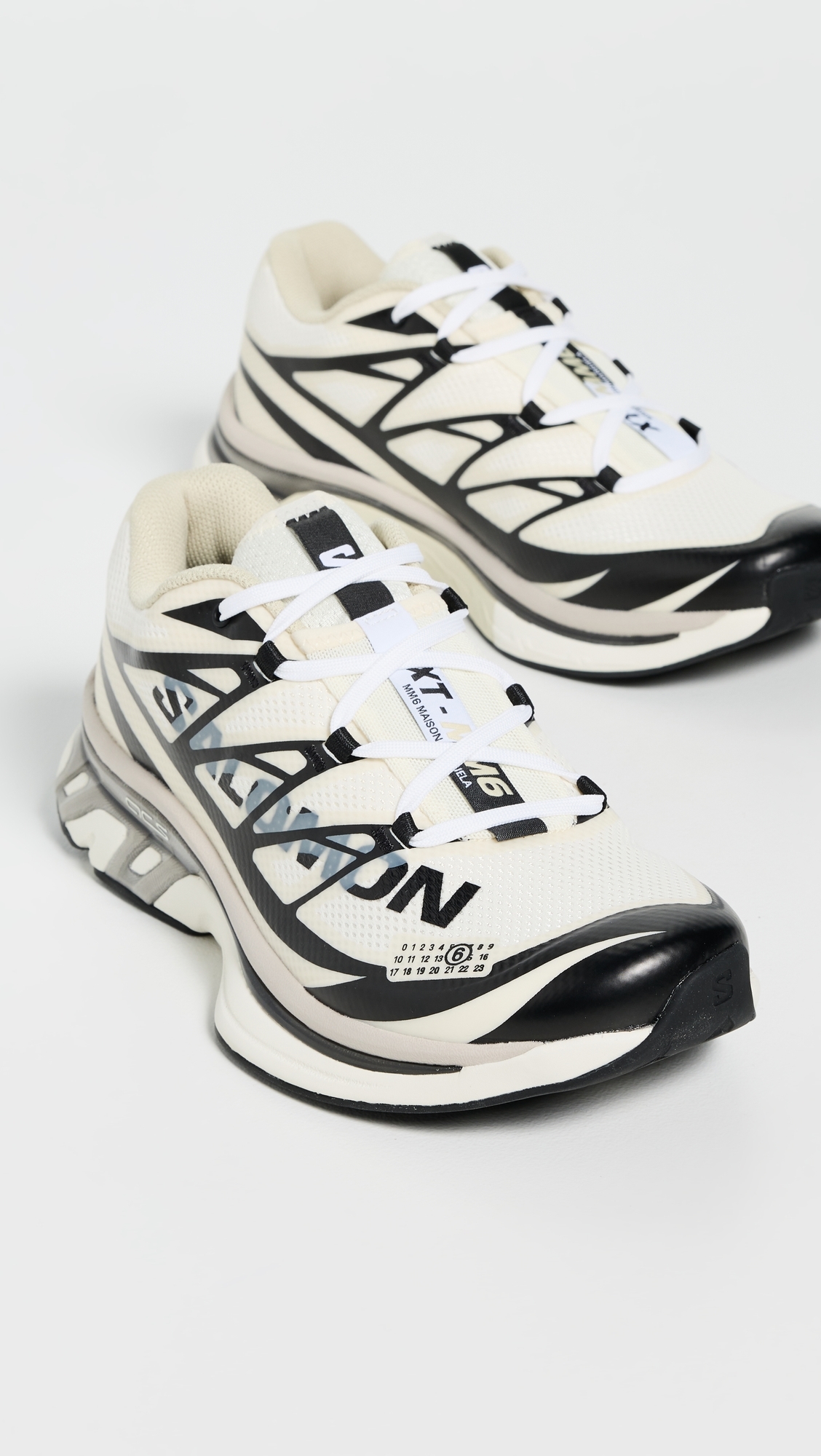 MM6 Maison Margiela - MM6 x Salomon Sneakers Vanilla Ice/Black