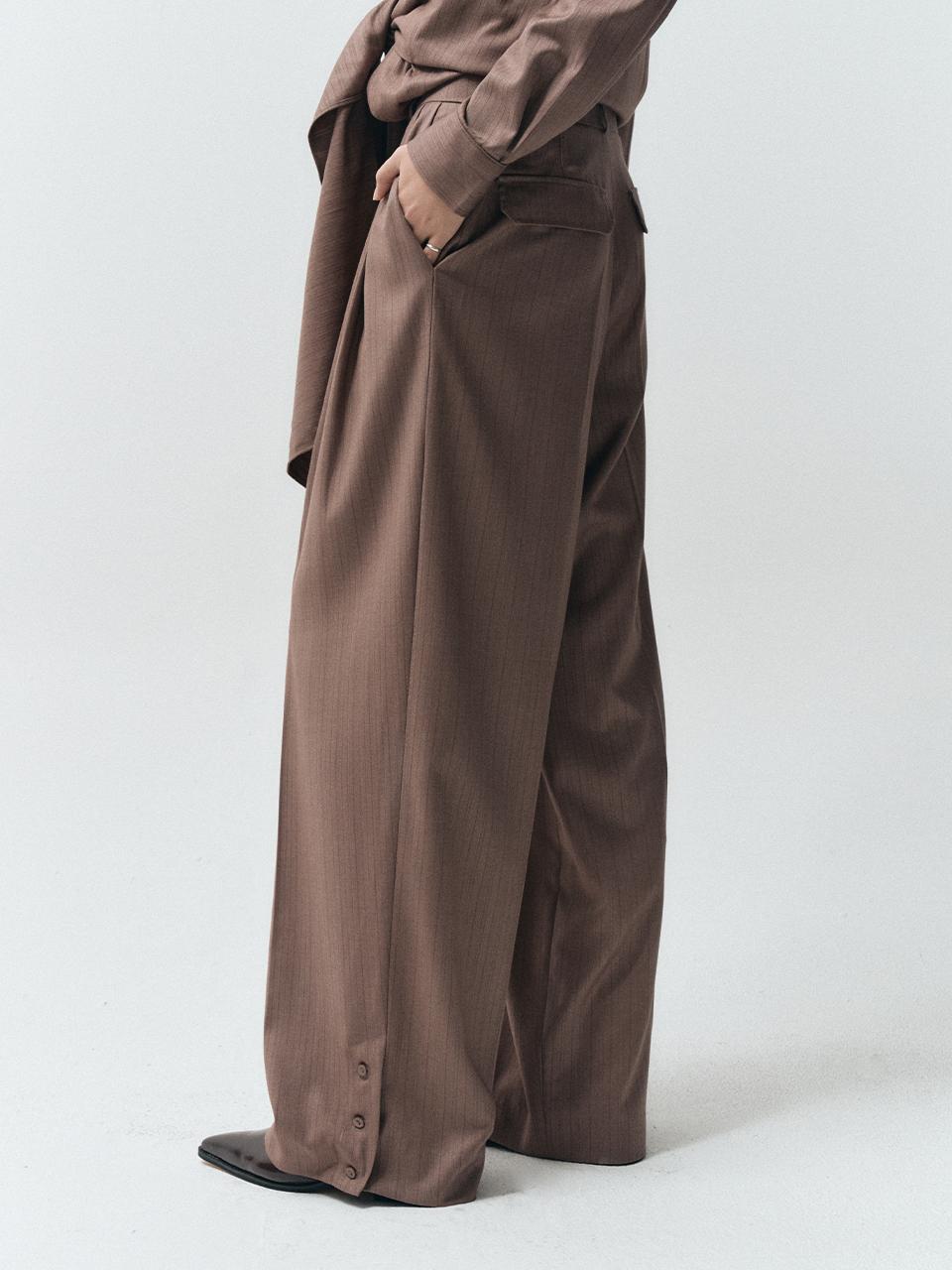 MMAK STRIPE TUCK DETAIL WIDE PANTS, BROWN