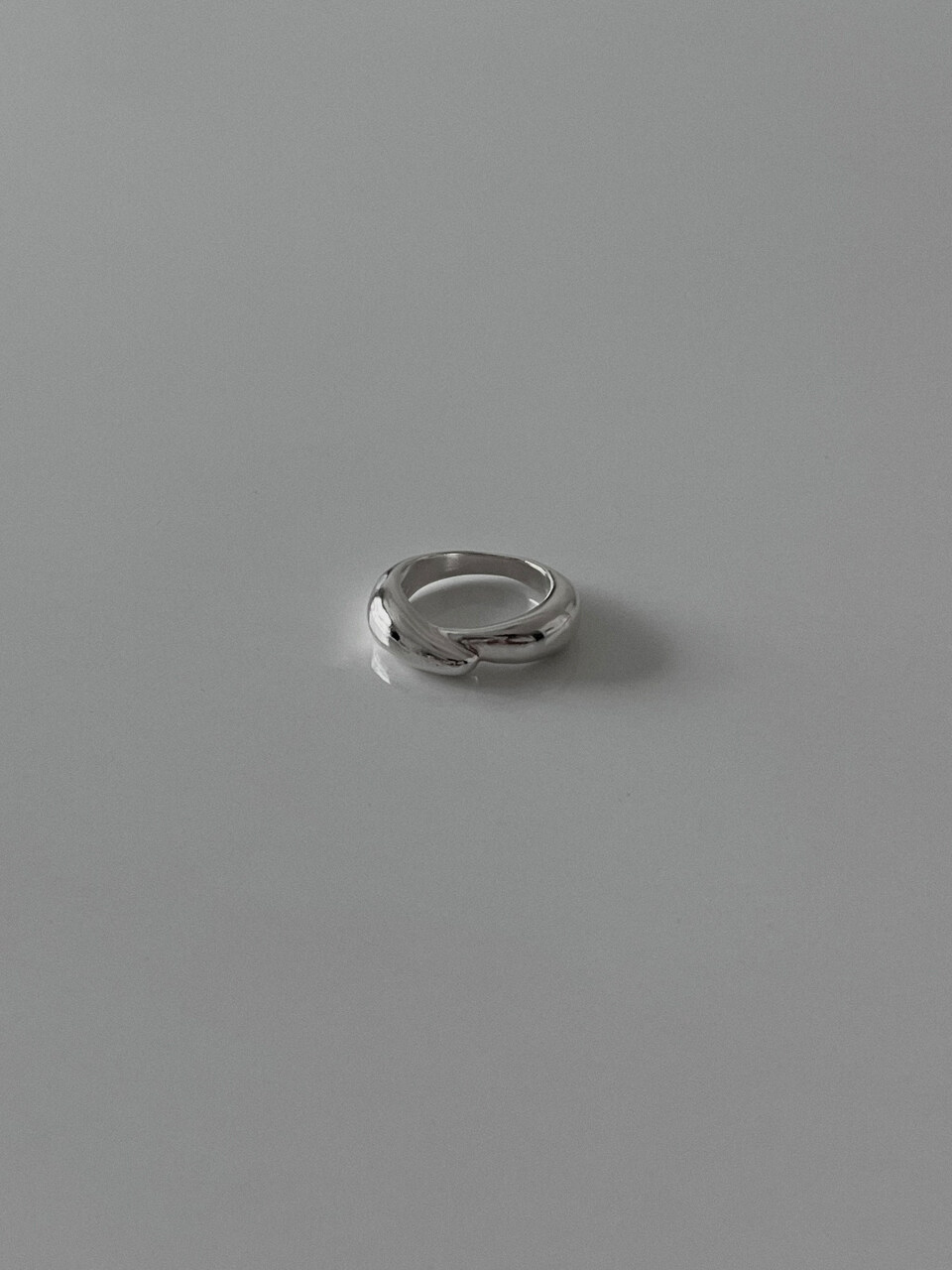 mnemo Hug Ring