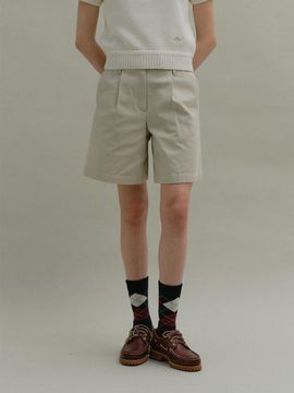 MOAT COTTON ONE-TUCK BERMUDA SHORTS [natural green]