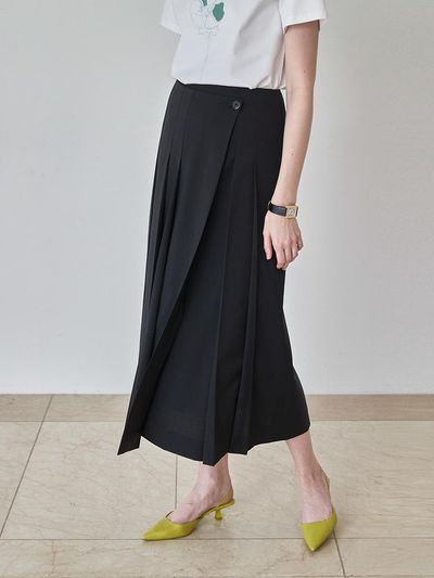 MOAT PLEATS SIDE BUTTON SKIRT(moat black)
