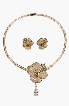Modenaire Modenaire Crystal Flower Pendant Necklace And Matching Stud Earring Set