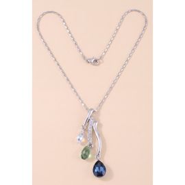 Modenaire Modenaire Crystal Trio Teardrop Pendant Necklace
