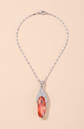 Modenaire Modenaire Oval Crystal Pendant Necklace