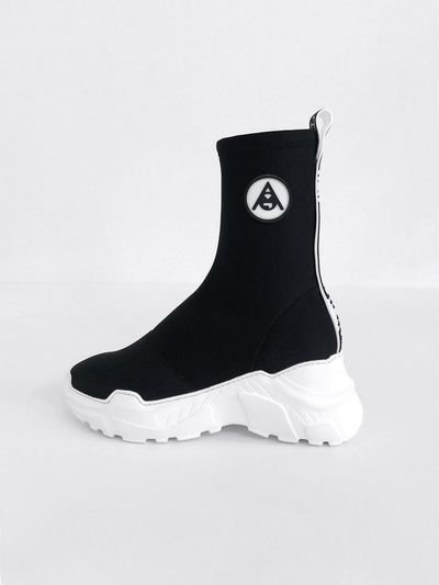 MODERN ALCHEMIST Project2. Runner Boots