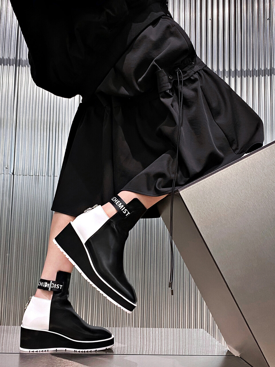 MODERN ALCHEMIST Project 3 Re-Tro Healing Boots - Black