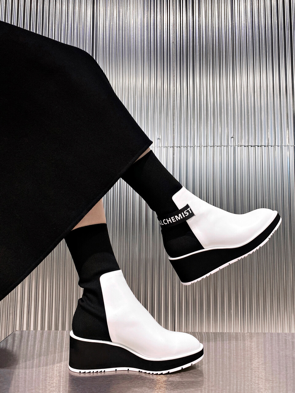 MODERN ALCHEMIST Project 3 Re-Tro Socks Boots II - White / Black
