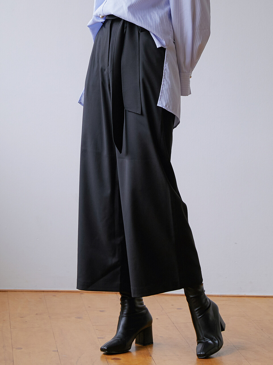 MODERNABLE Belt Point Wide Pants (Black)