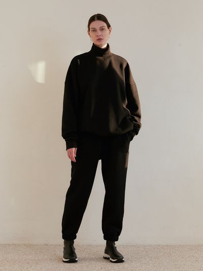 MODERNABLE Logo Jogger Pants (Black)