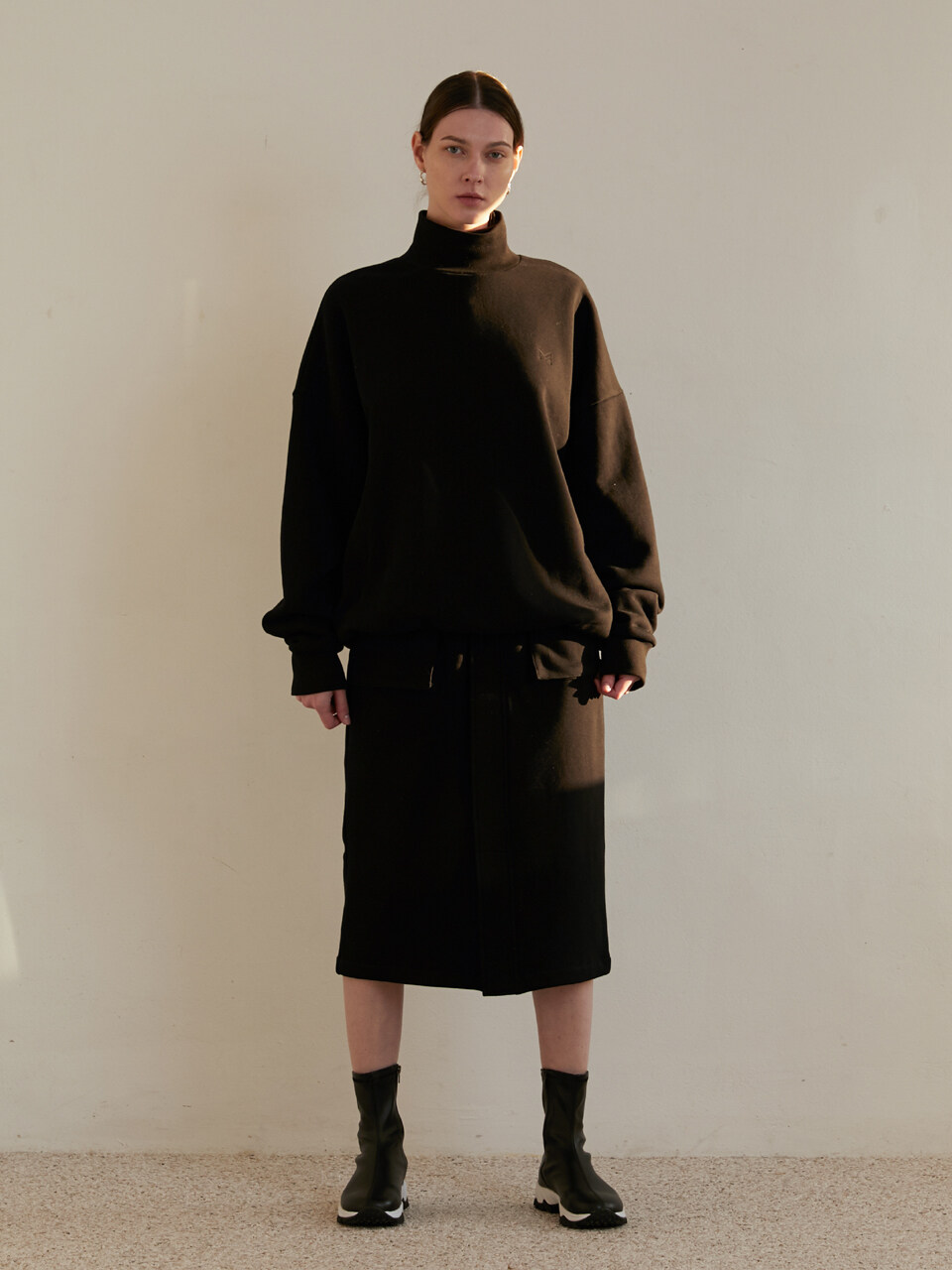 MODERNABLE Logo Pocket Skirt (Black)