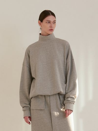 MODERNABLE Logo Turtleneck Sweatshirt (Gray)