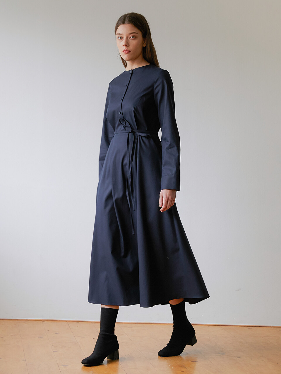 MODERNABLE Melia Maxi Dress (Navy)