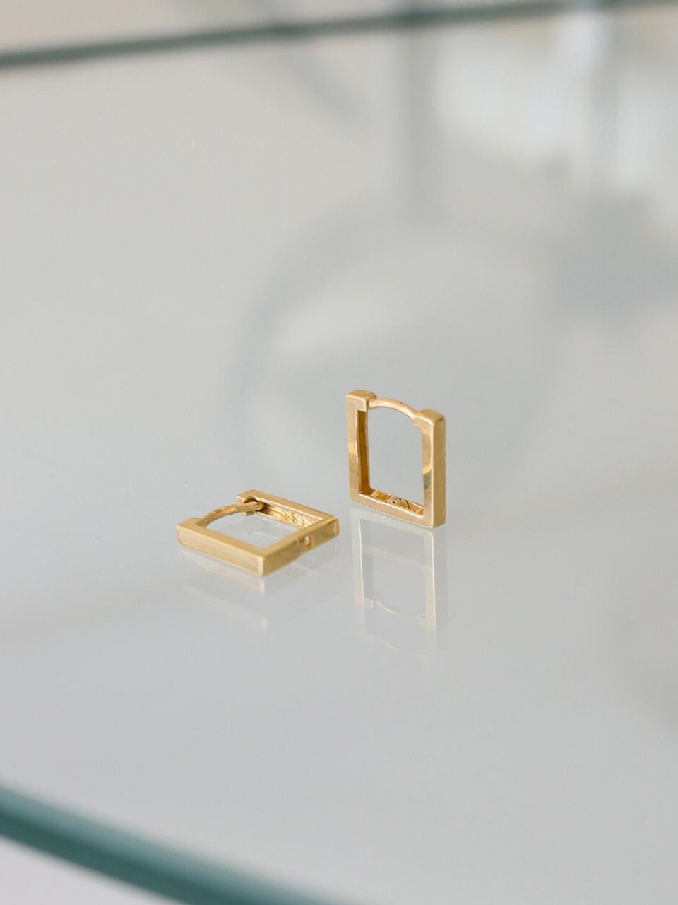 modernlike 14k gold Monet So One Touch Earrings