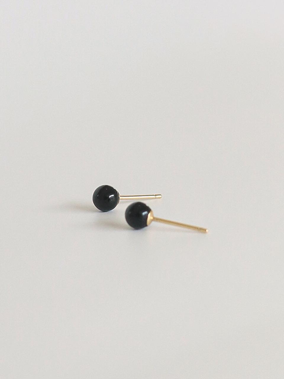 modernlike 14k gold Onyx black earrings