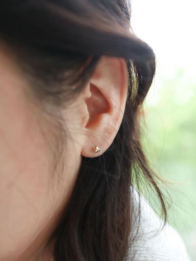 modernlike 14k gold slim heart earrings