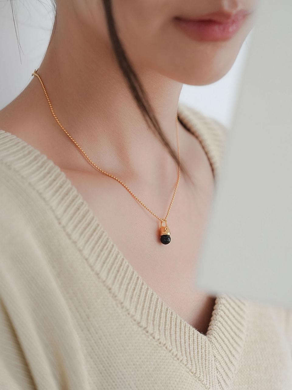 modernlike 14k Goldfield Silver Bookle Bell Onyx Necklace