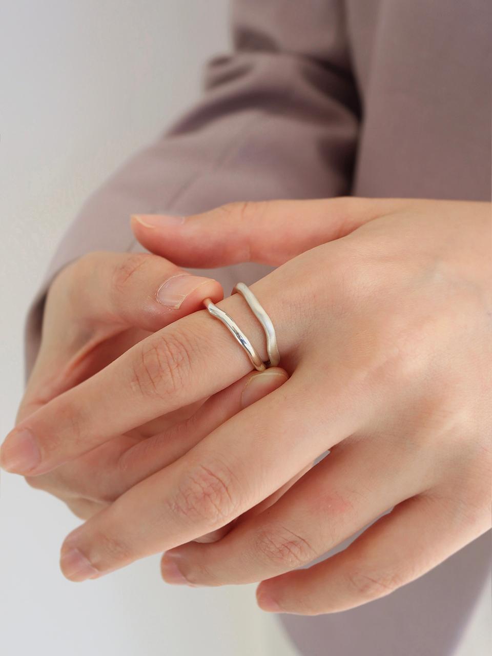 modernlike silver 925 matte cast wavy ring