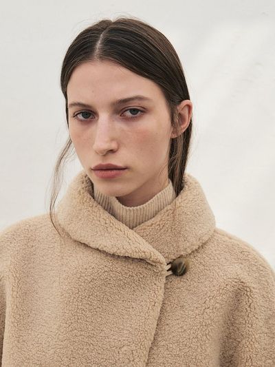 MOHAN Half-Double Shawl Collar Eco-Fur Jacket [Beige]