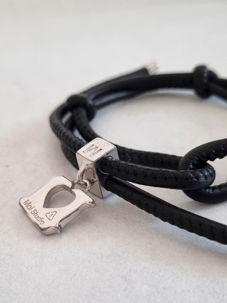 MOI studio Clip cham Leather Knot Bracelet