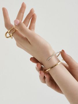MOI studio Link Square Bangle_02W