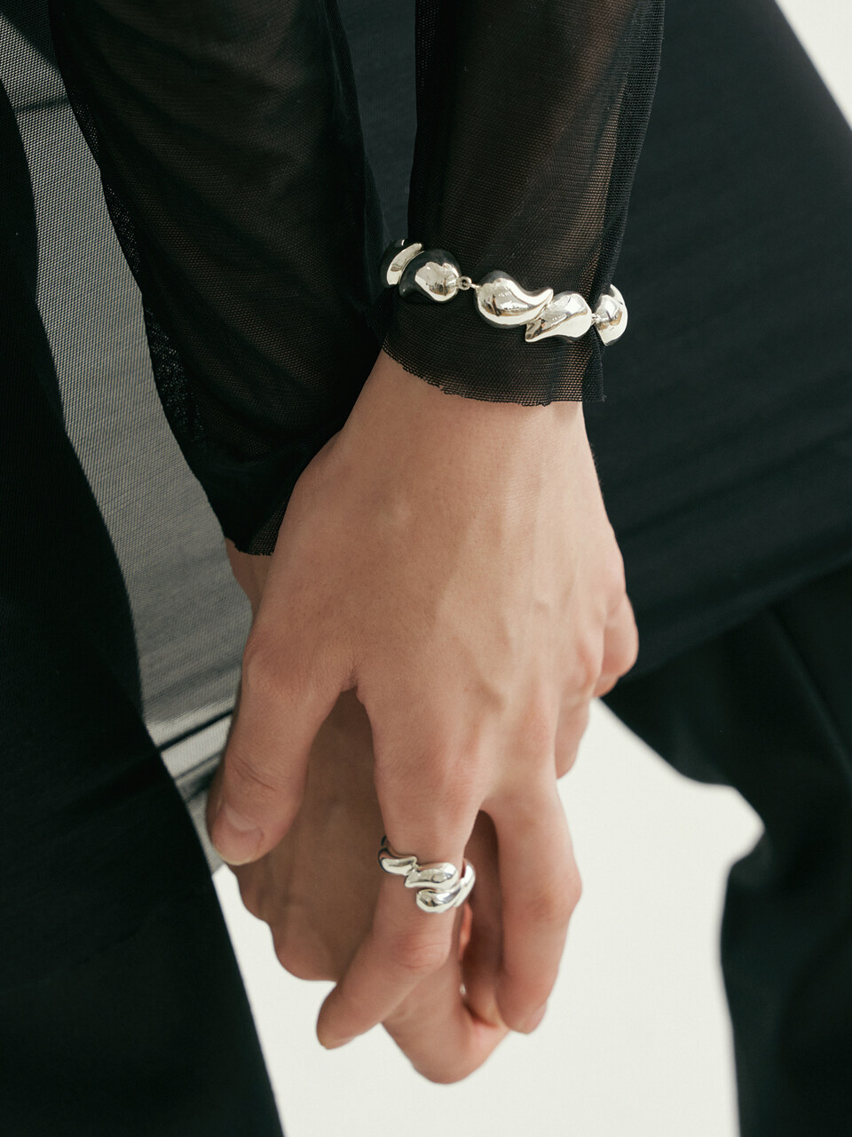 MOI studio Moi 4st White Night Bracelet_03