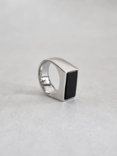 MOI studio Silver Onyx Ring