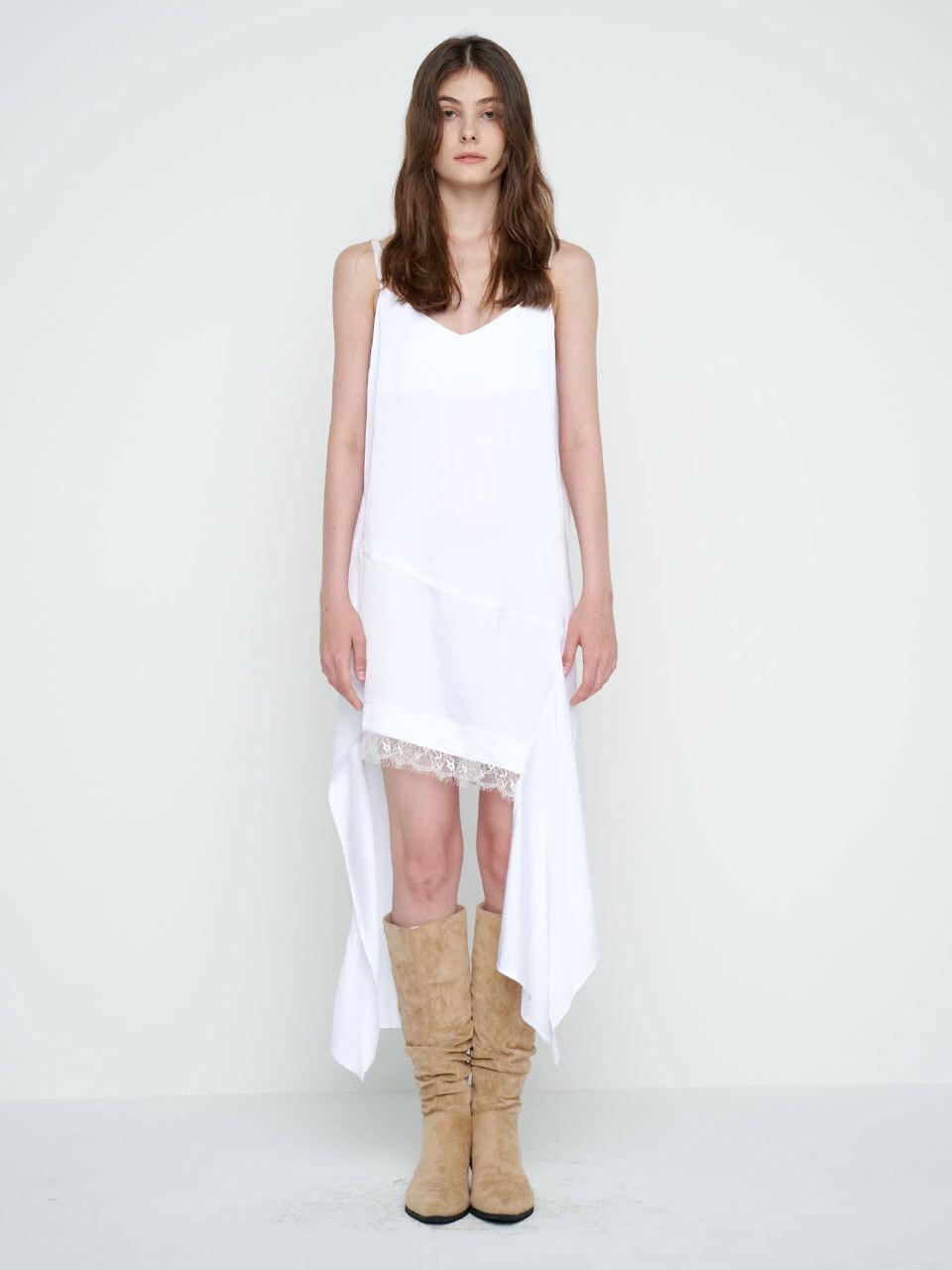 MOIFAIRE SATIN LACE UNBALANCED DRESS / WHITE