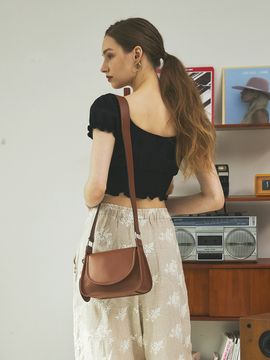 moiqui Arr Crossbody Bag Camel