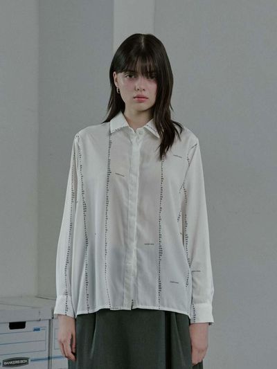 moire moa MO number blouse-White