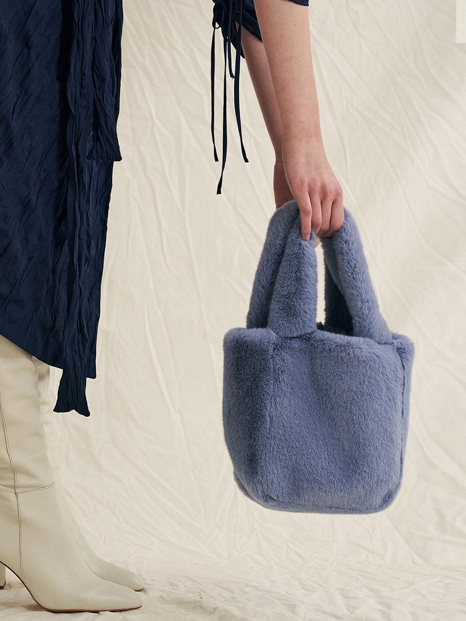 molliolli Coya Eco Fur Bag [Sky Blue]