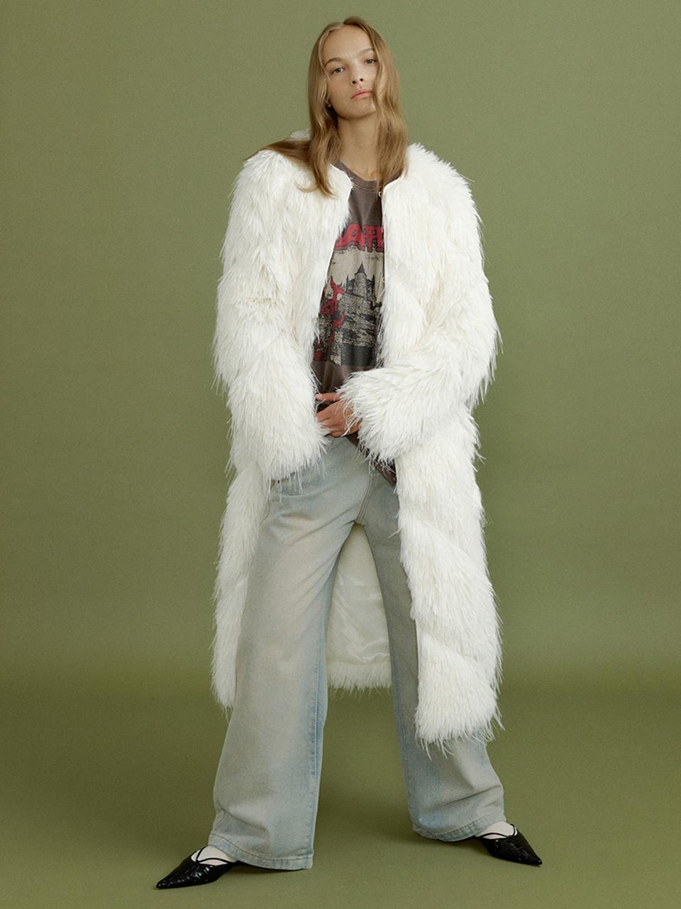 molliolli ECLAT maxi fur coat [ivory]